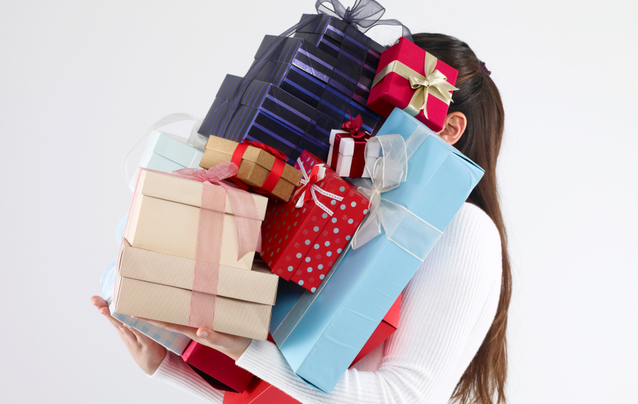 How to Buy Gifts This Year Without Missing a Credit Card Payment