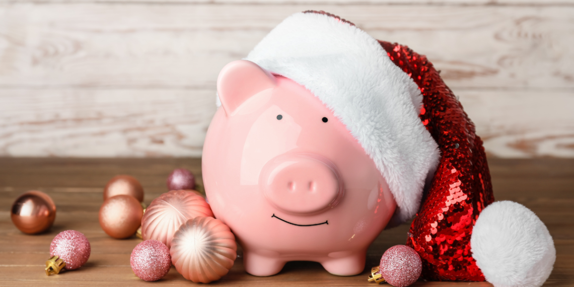 How to Save Money This Holiday Season