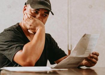 Canadians’ financial stress grows despite interest rate cuts