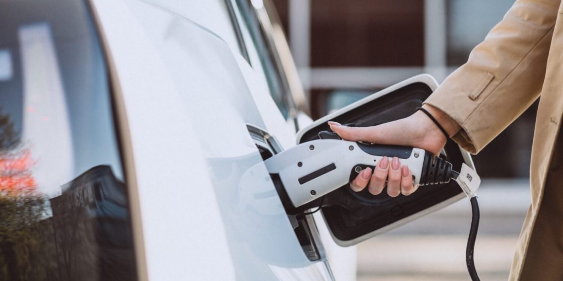The best credit cards for EV charging in Canada for 2025