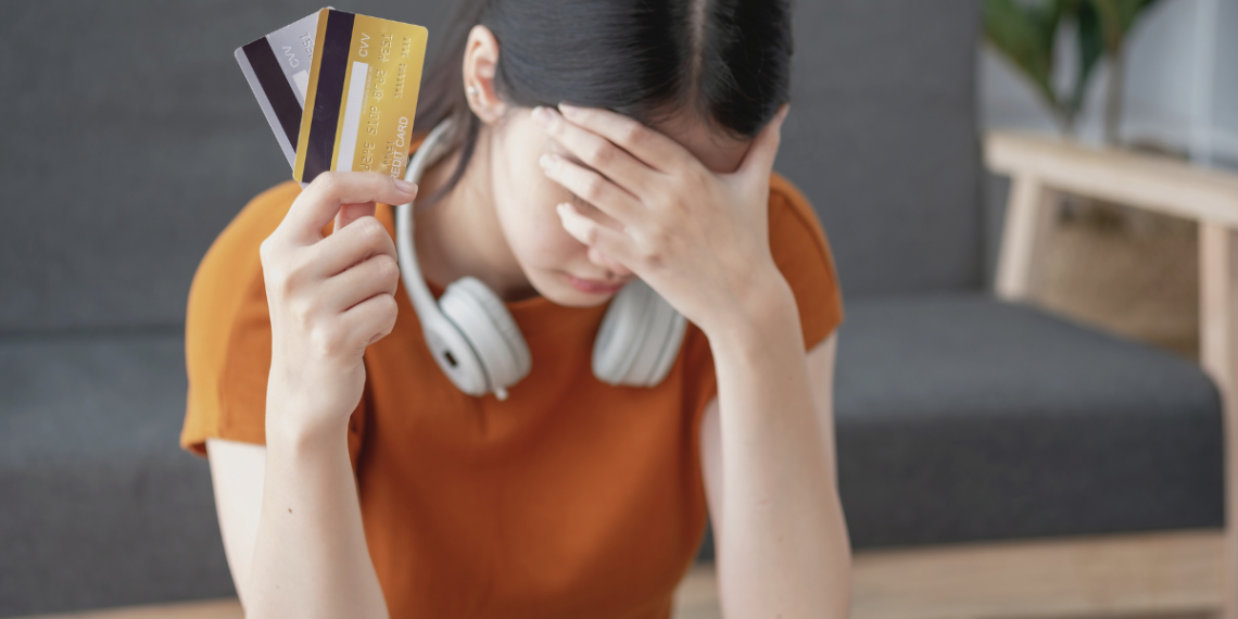 How To Pay off Credit Cards If You are Spiraling Out Of Control