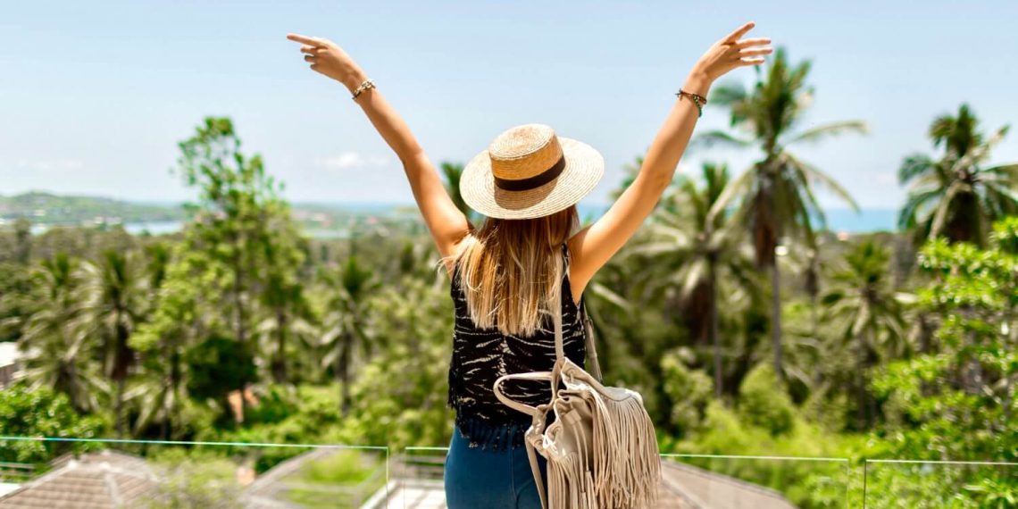 How are bonuses taxed in Canada?