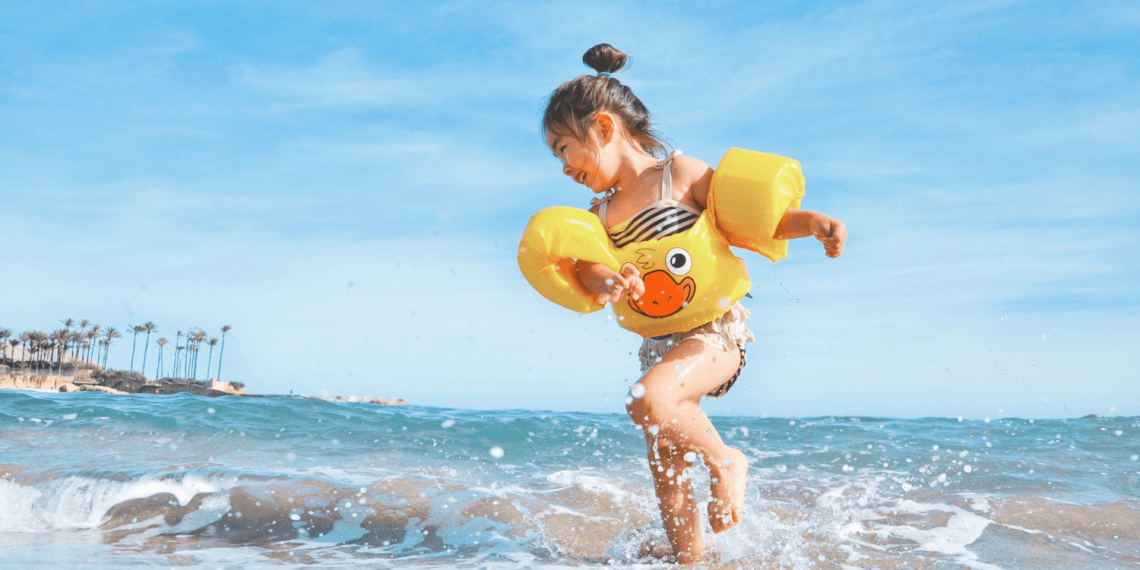 How to save on exchange rates when travelling to the U.S. for March break