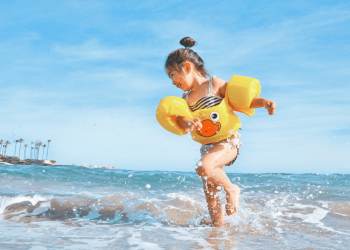 How to save on exchange rates when travelling to the U.S. for March break