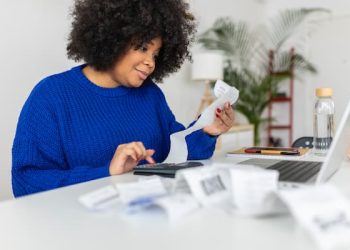 Going From Two Incomes to One: How to Make a Smooth Transition for Your Household