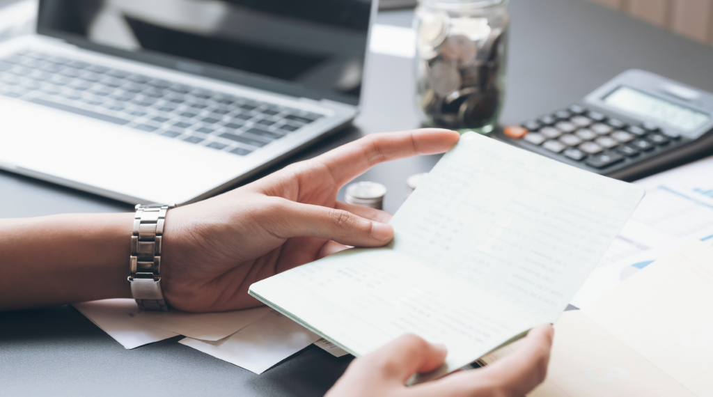 Debt Consolidation vs. Debt Settlement: Which is Better?