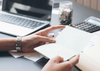 Debt Consolidation vs. Debt Settlement: Which is Better?