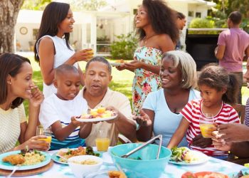 How to Host a Summer Party on a Budget Without Sacrificing Fun