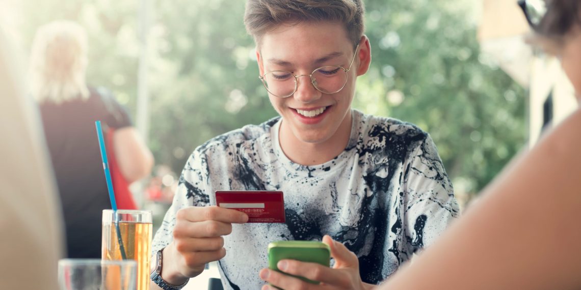 5 Best Debit and Prepaid Cards for Kids & Teenagers Under 18 Years Old
