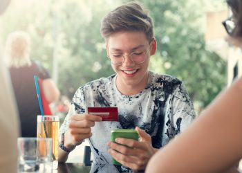5 Best Debit and Prepaid Cards for Kids & Teenagers Under 18 Years Old
