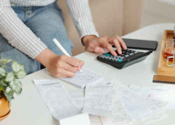 5 Money Habits to Reduce Stress All Year Long