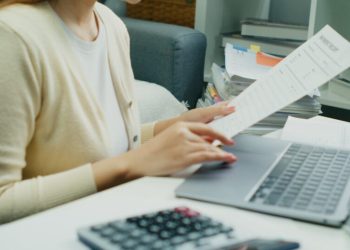 6 Questions to Ask About Debt Consolidation Loans